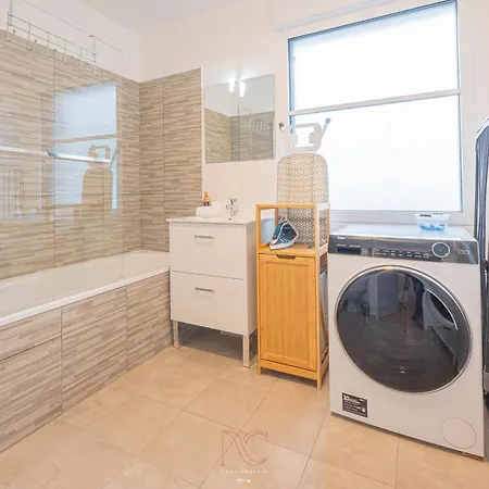 Disneyland-paris 10 Personnes, Wifi, 2 Parkings *